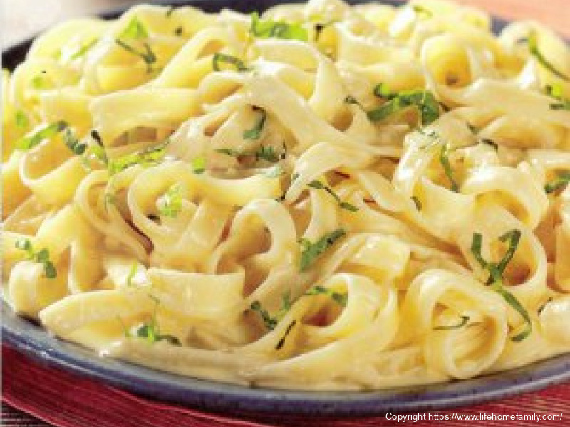 Creamy Fettuccine Alfredo