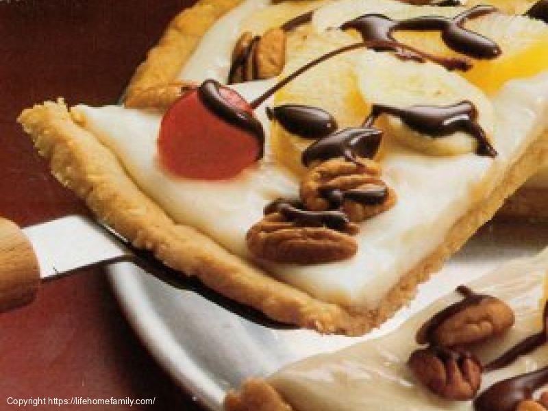 Banana Split Dessert Pizza